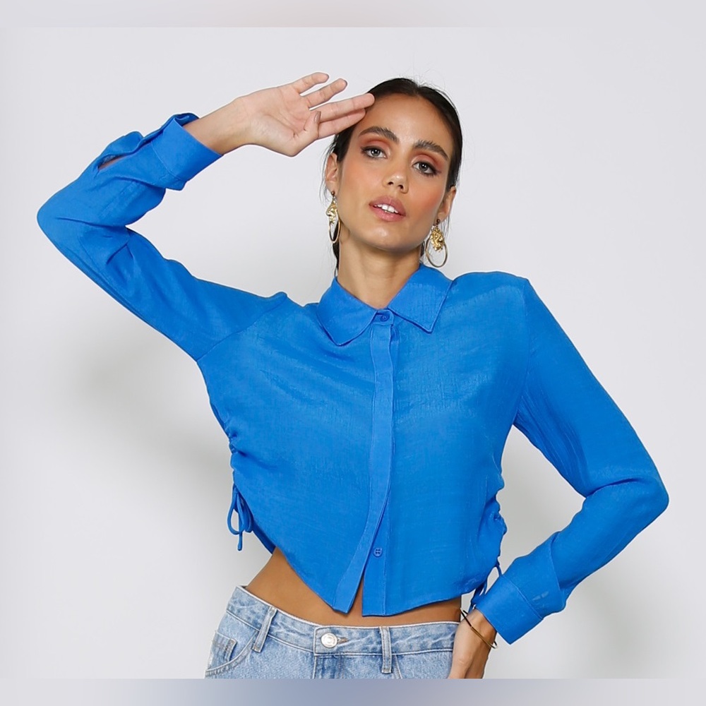 Long sleeve button down shirt cropped